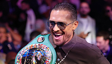 Украинский боксёр Усик отказался от пояса по версии WBO