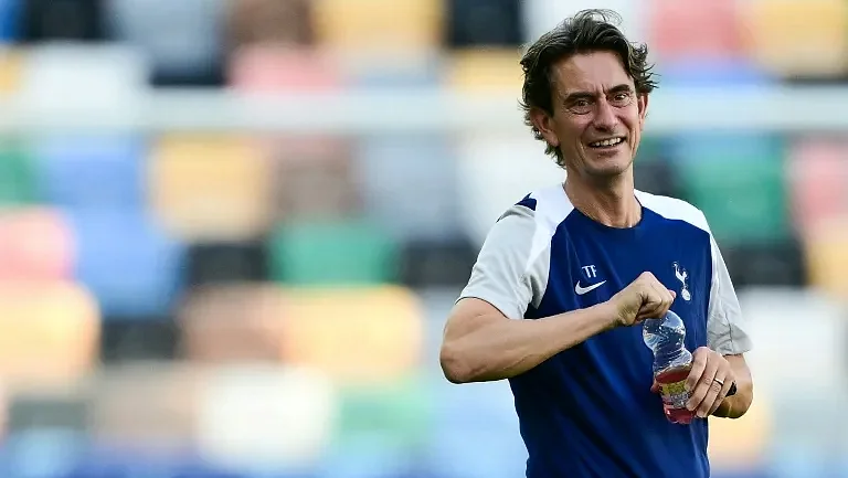 Франк ставит на три защитника в дебютном матче с «Тоттенхэмом»