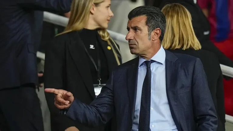 Луиш Фигу был рад посетить матч «Барселоны» с ПСЖ