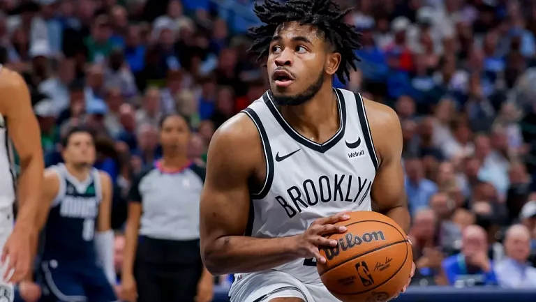 Кэм Томас рассматривает два варианта контракта с «Бруклином»