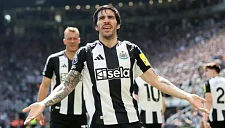 Ньюкасл вырвал победу и вышел на третье место в АПЛ