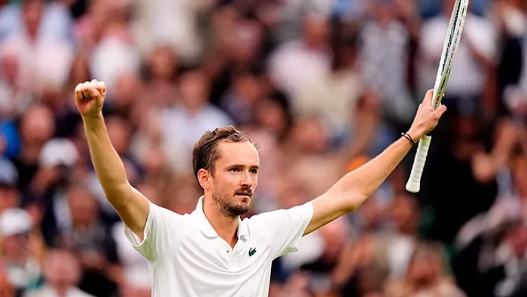 Даниил Медведев одолел Давидовича-Фокину и вышел в 1/4 «Пекин Опен»