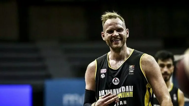 Антон Понкрашов стал главным тренером медиакоманды Dawgs