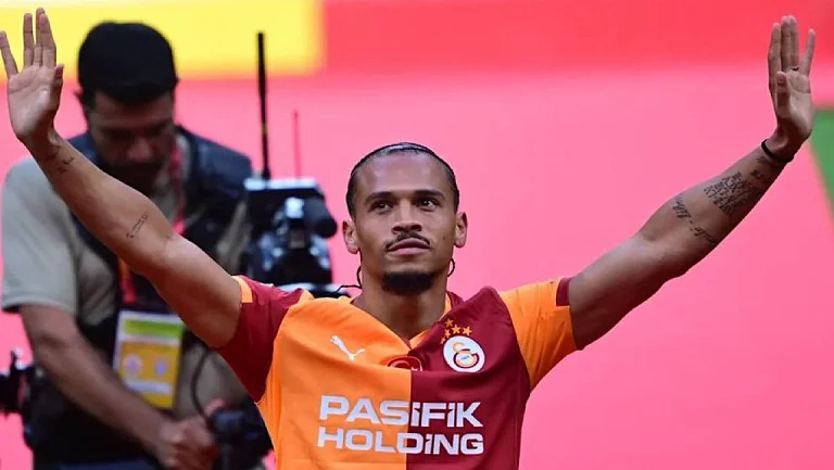 Сане удалил «Баварию» из подписок в Instagram*, но оставил «Сити» и «Шальке»