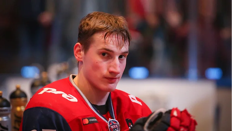 Егор Манин присоединился к составу ХК «АКМ»