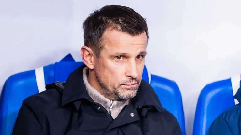 Семак обматерил футболистов «Зенита» во время перерыва в матче с «Пари НН»