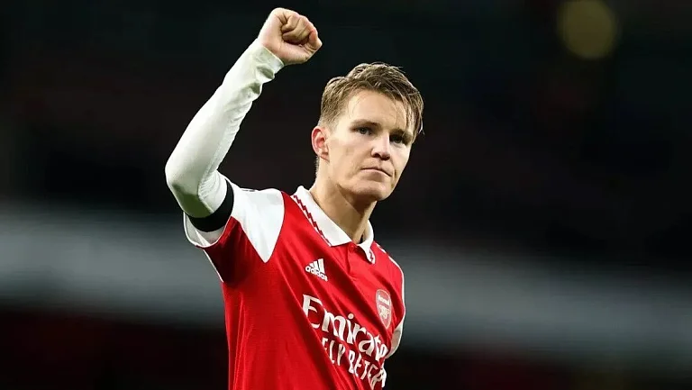 Что не так с лидером Арсенала и почему клуб ищет нового полузащитника?