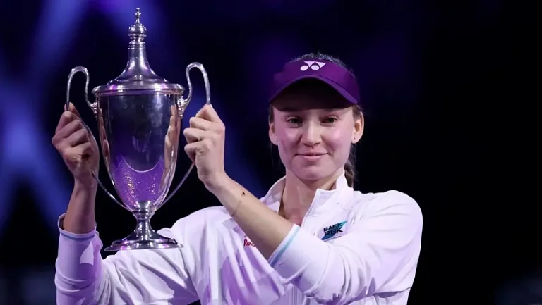 Ольховский раскрыл секрет победы Рыбакиной в финале Итогового турнира WTA