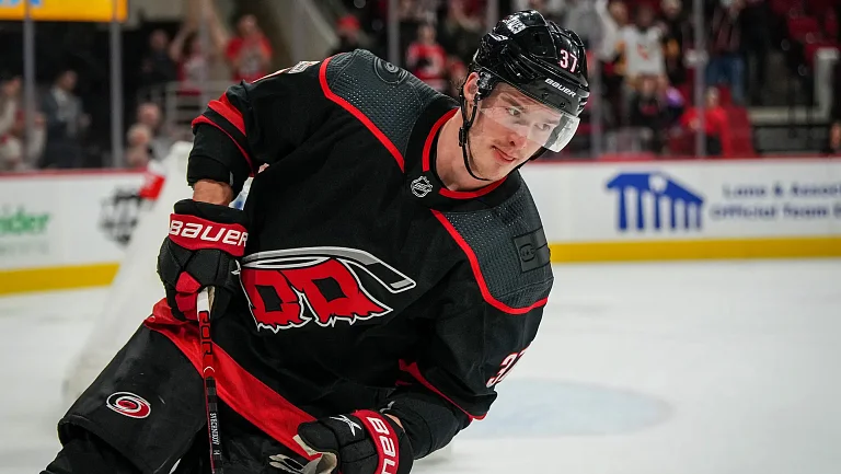 «Каролина» проиграла «Сан-Хосе», Свечников с передачей