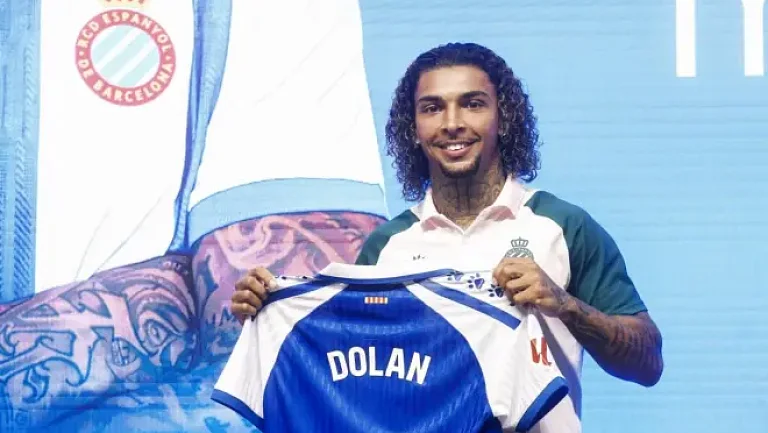 «Эспаньол» представил полузащитника Долана