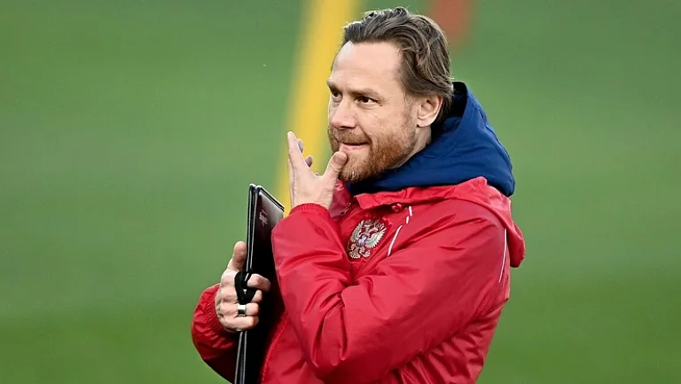 Гуренко заявил, что совмещение постов в клубе и сборной нереально