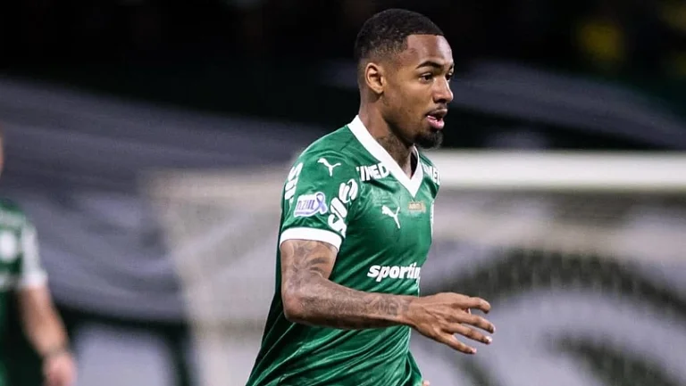 «Зенит» конкурирует с «Наполи» за полузащитника «Палмейраса»