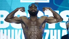 Эннис перешёл в 154 фунта и выбрал Лиму соперником