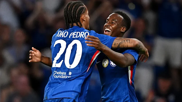 «Челси» представил Джейми Гиттенса: вингер готов к новому сезону