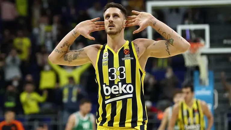 Евролига поддерживает Акилле Полонару в борьбе с лейкозом