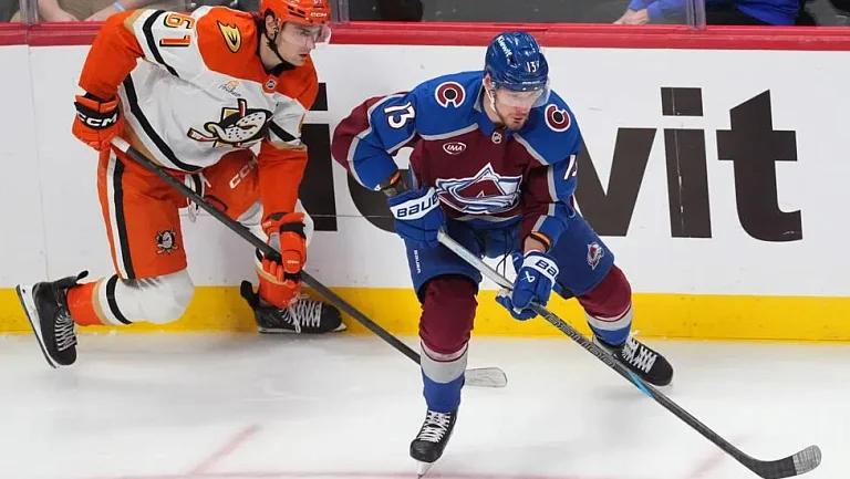 Валерий Ничушкин досрочно покинул матч «Колорадо» с «Анахаймом» из-за травмы