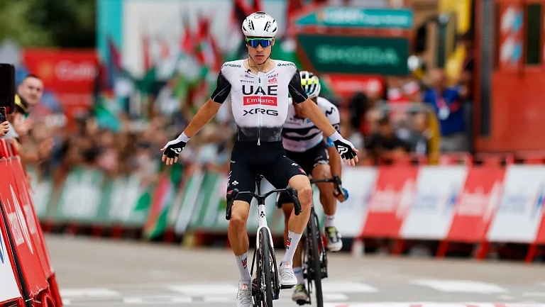 Протесты снова вмешались в «Вуэльту»: финиш этапа перенесли