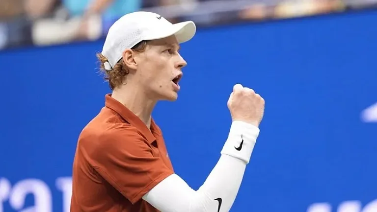 Янник Синнер выиграл первый круг турнира в Пекине