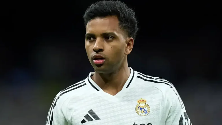 Родриго проводит время в Греции, готовясь к вызову в сборную