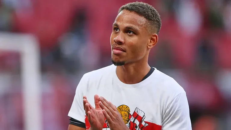 «Штутгарт» удивил, продлив контракт с Нарти до 2026 года