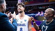 Дени Авдия сыграл матч Евробаскета с отколотым зубом