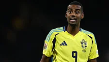 Тренер Швеции предупреждает «Ливерпуль» о готовности Исакa