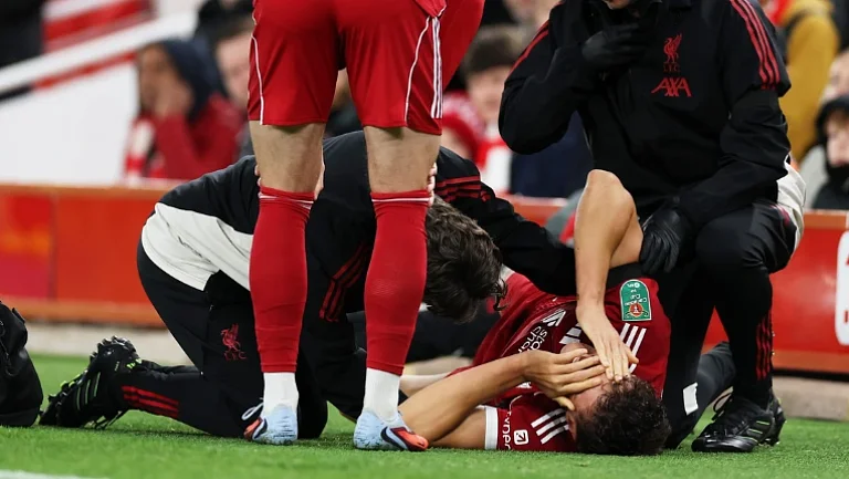 Травма Леони ограничила «Ливерпуль» в выборе игроков