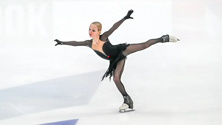 Мать Костылевой прокомментировала выступление дочери в шоу после скандала