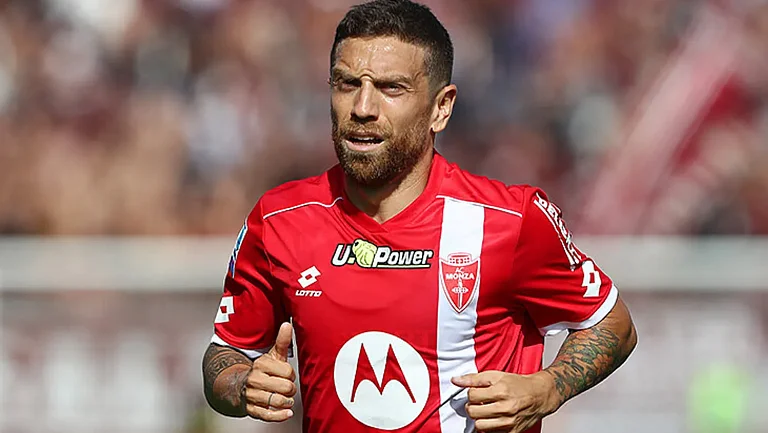 Аргентинский полузащитник Папу Гомес возвращается в футбол