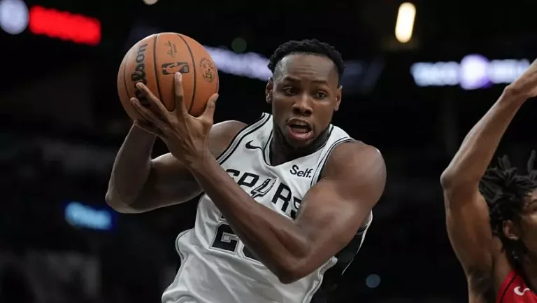 Чарльз Бэсси пройдет просмотр в «Атланте»