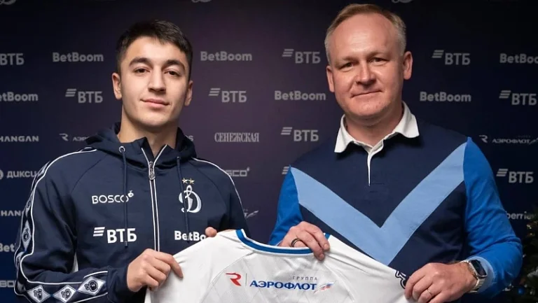 «Динамо» сохранило нападающего Бабаева, несмотря на интерес «Спартака»