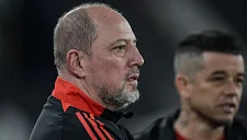 Болельщики «Интернасьонала» устроили протест после поражения от «Гремио»