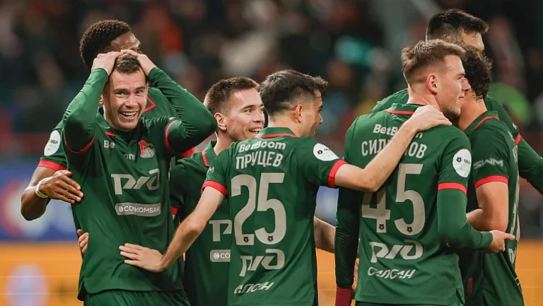 «Локомотив» разгромил ЦСКА 3:0 и возглавил РПЛ