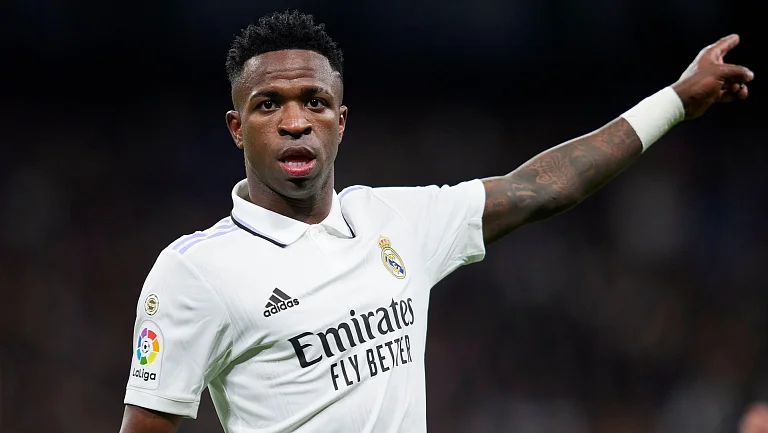 «Реал» не намерен менять условия нового контракта Винисиуса