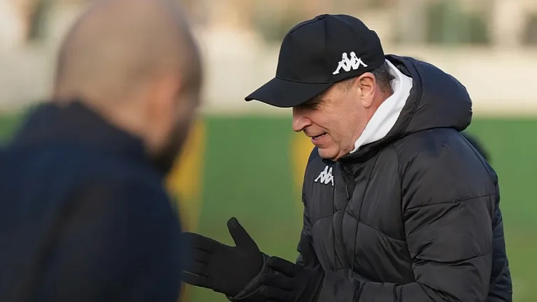 Украинский тренер «Нефтчи» хочет опровергнуть все возможные связи с клубами РПЛ