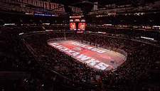 На матче «Чикаго» — «Юта» в НХЛ неожиданно погас свет