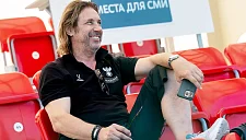 Мостовой защитил Деяна Станковича от критики