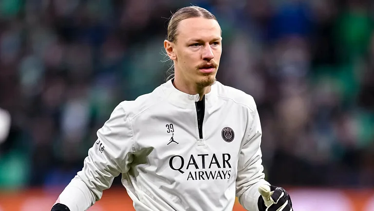 Французская пресса предрекла Матвею Сафонову уход из «ПСЖ»