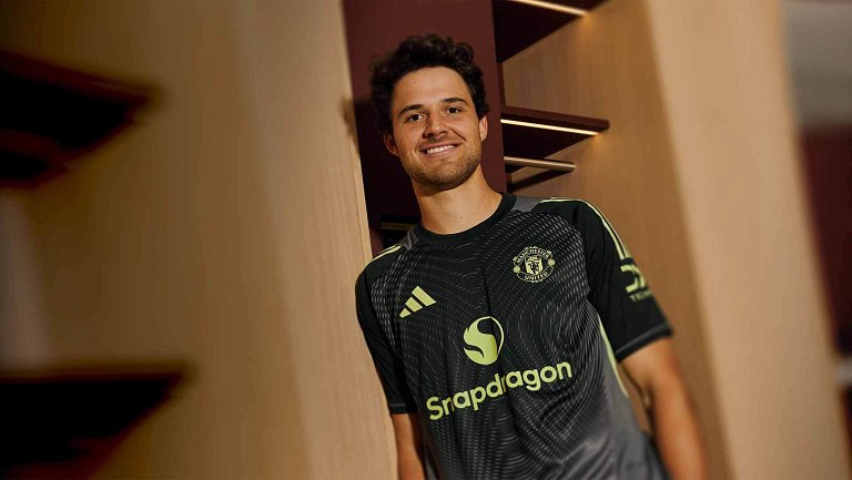 Брат Сенне Ламменса, Том выразил сомнения по поводу перехода в «МЮ»