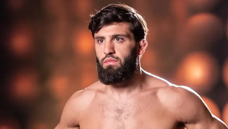 Царукян призвал дать ему бой с Холлоуэем за пояс BMF