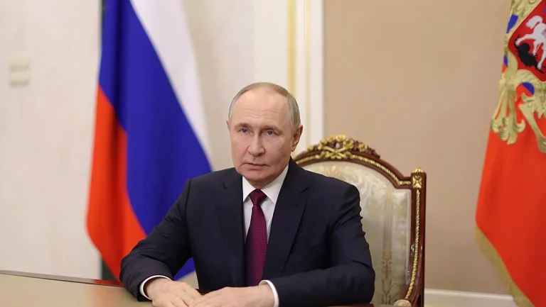 Владимир Путин поздравил россиян с Днём физкультурника