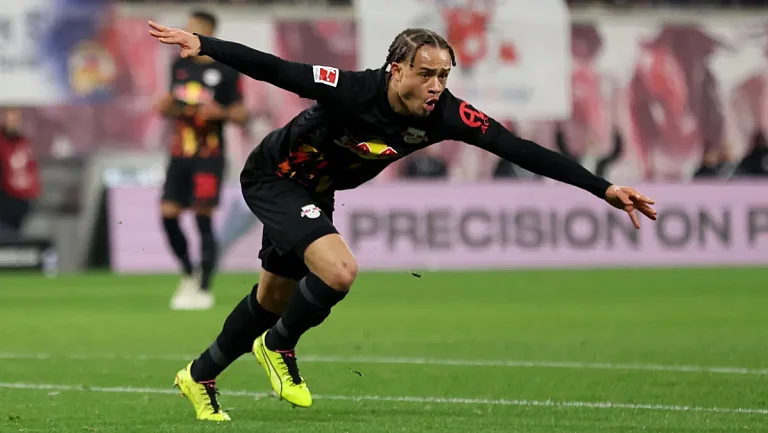 «Челси» согласовал контракт с Симонсом и предложит €70 млн