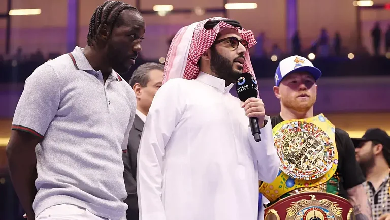 Аль эш-Шейх назвал гонорар Канело за бой с Кроуфордом