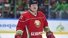 Экс-игрок минского «Динамо» сбил с ног Александра Лукашенко во время хоккейного матча