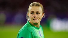 Ката Колл раскритиковала Ханну Хэмптон за её заявление о бутылке с водой