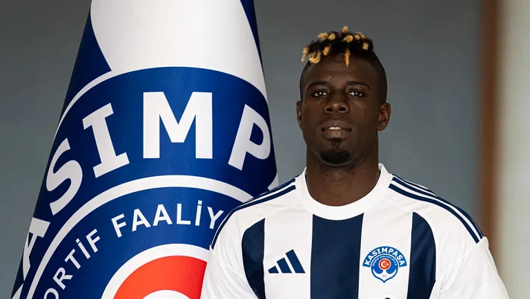 Нападающий Пап Гейе покинул «Абердин» и продолжит карьеру в Турции