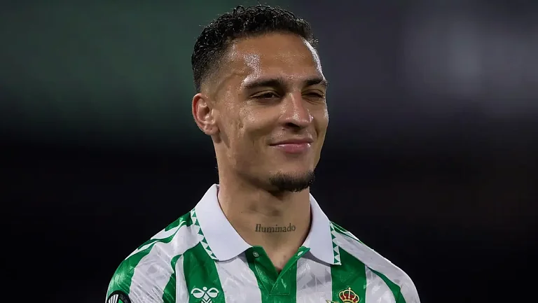 «Бетис» ждет возвращения Антони, Пеллегрини призывает «Юнайтед» уступить