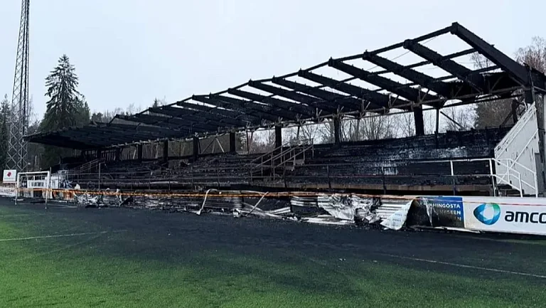 Финские фанаты сожгли стадион на матче Высшей лиги
