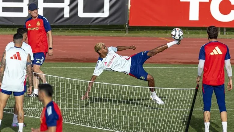 Ламин Ямаль огненно вспоминает Францию: пост, который взорвал соцсети