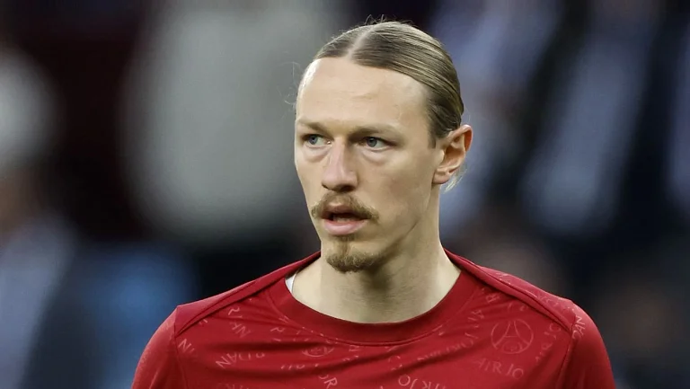 Сафонов рассказал, как адаптировался во Франции после года в «ПСЖ»